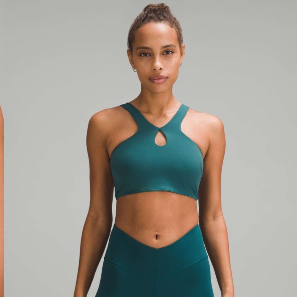 Lululemon SmoothCover Front Cut-Out Yoga Bra *Light Support, A/B Cup Teal size 6